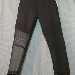 Victoria Sport Knockout Tight NWT Med/Sh